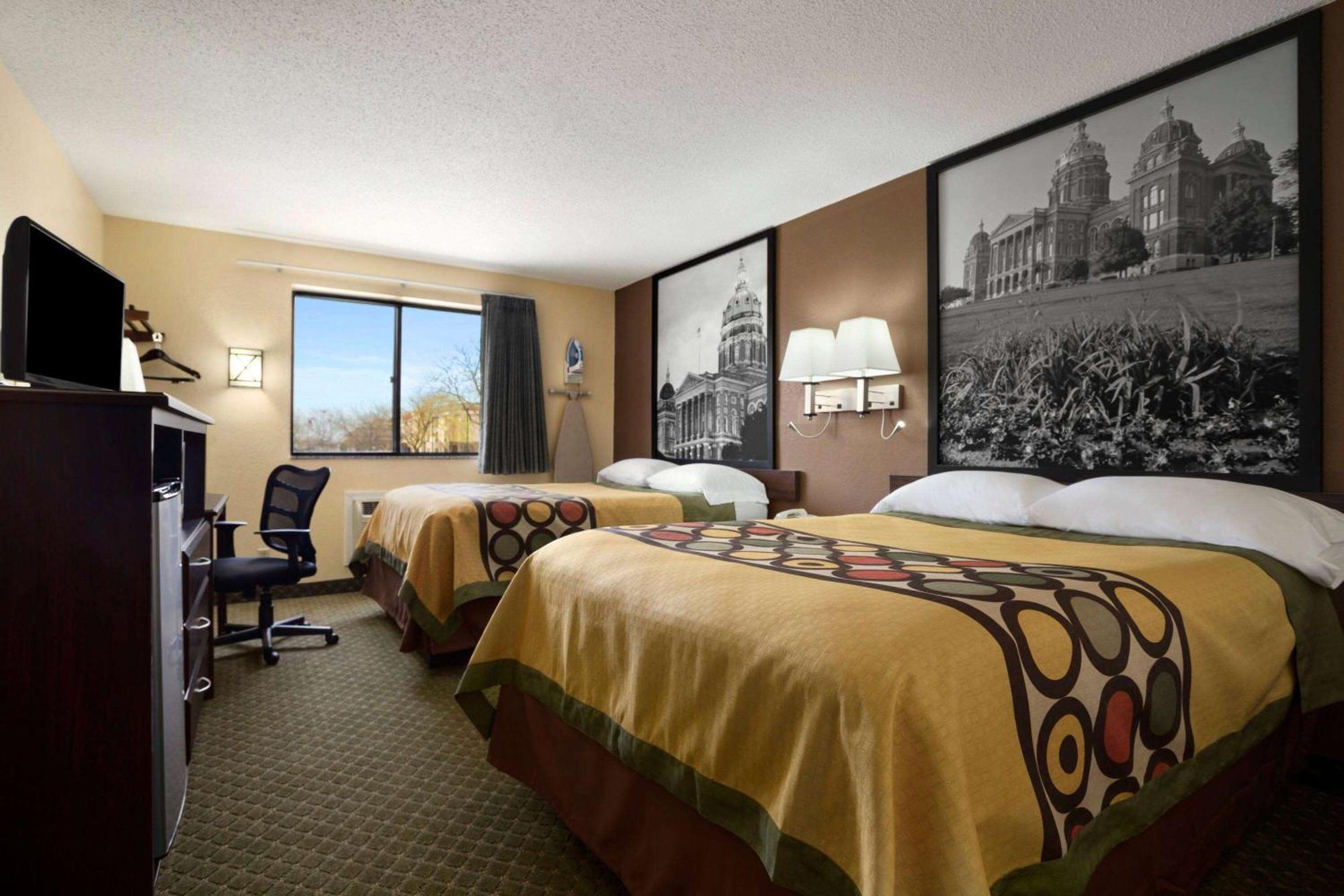 Super 8 By Wyndham Cedar Rapids Hotel Exterior photo